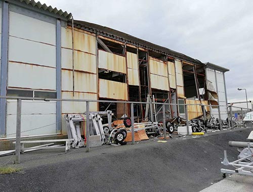 大型台風15号によるジュニア部門艇庫建物の甚大な損傷